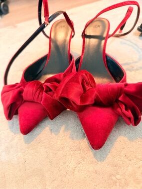 H&M Red Velvet Pointed Toe Heels with Decorative Bow